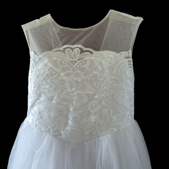 White formal gown girls - Picture 3 of 6